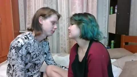 Snapshot of crystal_porn_love chatting on February 2025 11:58:02 PM Crystal and Marcl online show from February 2025 11:58:02 PM