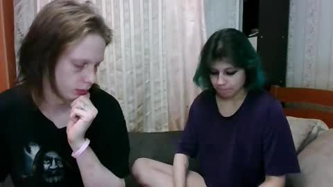 Snapshot of crystal_porn_love chatting on March 2025 09:40:02 AM Crystal and Marcl online show from March 2025 09:40:02 AM