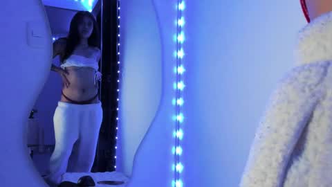 Snapshot of crystal_rainers chatting on December 2024 09:11:01 AM crystal_rainers online show from December 2024 09:11:01 AM