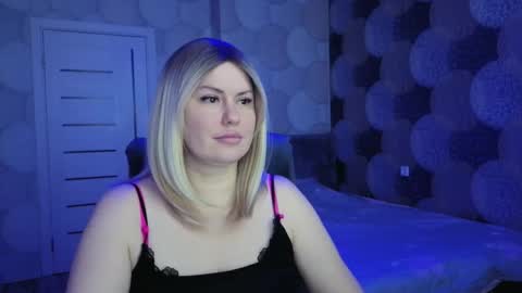 Snapshot of crystallleyes chatting on October 2025 01:05:02 AM CrystalllEyes online show from October 2025 01:05:02 AM