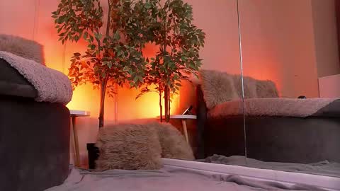 Snapshot of crystallred chatting on November 2025 05:50:02 AM crystallred online show from November 2025 05:50:02 AM