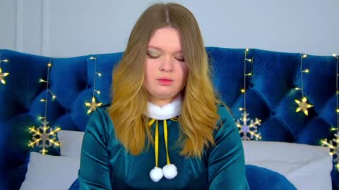 Snapshot of crystallyons chatting on December 2024 06:09:02 AM Crystal online show from December 2024 06:09:02 AM