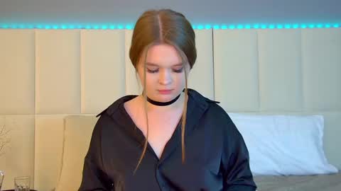 Snapshot of crystallyons chatting on March 2025 03:27:01 PM Crystal online show from March 2025 03:27:01 PM