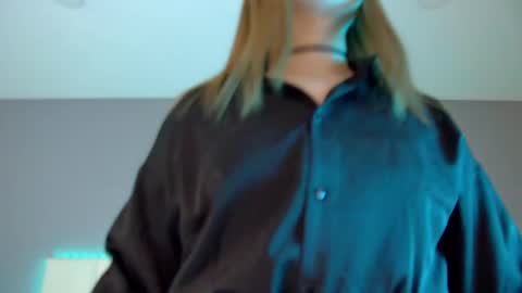 Snapshot of crystallyons chatting on March 2025 06:47:02 AM Crystal online show from March 2025 06:47:02 AM