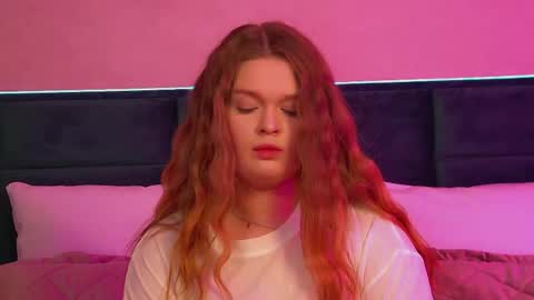 Snapshot of crystallyons chatting on September 2025 06:07:01 PM Crystal online show from September 2025 06:07:01 PM