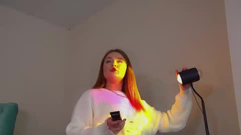 Snapshot of crystallyons chatting on September 2025 06:07:01 PM Crystal online show from September 2025 06:07:01 PM