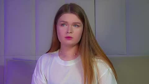 Snapshot of crystallyons chatting on September 2025 06:30:01 PM Crystal online show from September 2025 06:30:01 PM