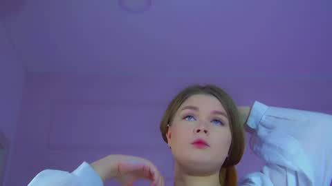 Snapshot of crystallyons chatting on October 2025 06:23:01 AM Crystal online show from October 2025 06:23:01 AM