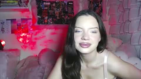 Snapshot of crystalsweet2000 chatting on November 2025 03:16:02 AM MissCrystal online show from November 2025 03:16:02 AM