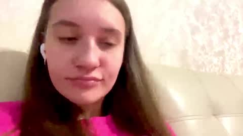 Snapshot of crystalvessell chatting on October 2025 01:10:02 PM Angel online show from October 2025 01:10:02 PM