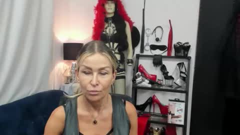 CrystalHotty online show from September 2025 04:34:02 AM