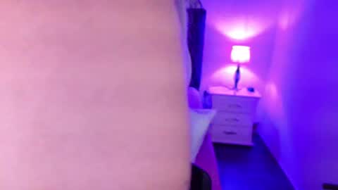 Snapshot of cuckoldlover69_ chatting on March 2025 03:18:02 AM cuckoldlover69_ online show from March 2025 03:18:02 AM