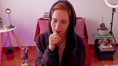 Leonela online show from December 2024 03:26:02 PM