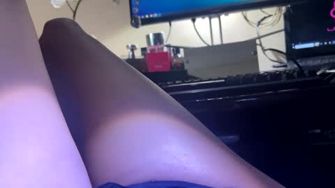 im KIM new girl to spoil online show from February 2025 07:34:02 AM