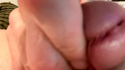 cumbuckets17 online show from September 2025 03:02:01 PM