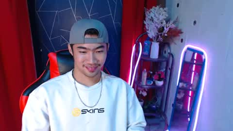 Snapshot of cumhavefun25 chatting on December 2024 08:11:01 PM ask me online show from December 2024 08:11:01 PM