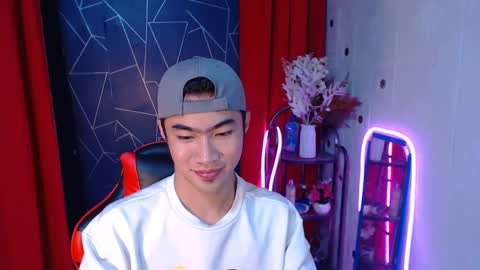 Snapshot of cumhavefun25 chatting on December 2024 02:38:01 PM ask me online show from December 2024 02:38:01 PM