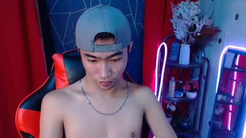 Snapshot of cumhavefun25 chatting on December 2024 08:33:02 AM ask me online show from December 2024 08:33:02 AM