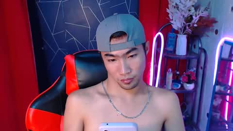 Snapshot of cumhavefun25 chatting on December 2024 08:36:02 PM ask me online show from December 2024 08:36:02 PM