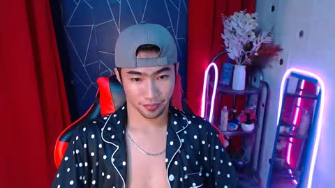 Snapshot of cumhavefun25 chatting on December 2024 10:20:01 PM ask me online show from December 2024 10:20:01 PM