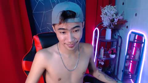 Snapshot of cumhavefun25 chatting on December 2024 10:47:02 PM ask me online show from December 2024 10:47:02 PM