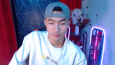 Snapshot of cumhavefun25 chatting on December 2024 12:12:01 AM ask me online show from December 2024 12:12:01 AM