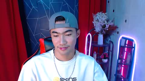 Snapshot of cumhavefun25 chatting on December 2024 03:50:02 AM ask me online show from December 2024 03:50:02 AM