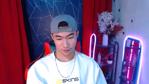 Snapshot of cumhavefun25 chatting on December 2024 04:43:01 PM ask me online show from December 2024 04:43:01 PM