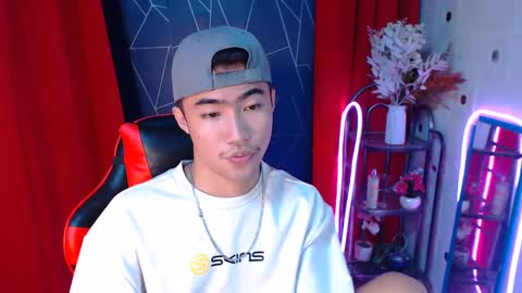 Snapshot of cumhavefun25 chatting on December 2024 07:48:02 PM ask me online show from December 2024 07:48:02 PM