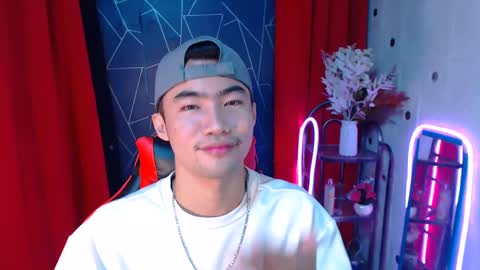 Snapshot of cumhavefun25 chatting on December 2024 06:35:02 PM ask me online show from December 2024 06:35:02 PM