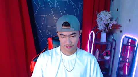 Snapshot of cumhavefun25 chatting on December 2024 03:19:02 PM ask me online show from December 2024 03:19:02 PM