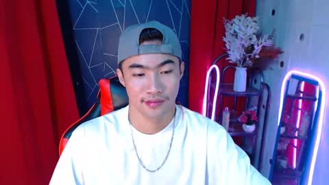 Snapshot of cumhavefun25 chatting on December 2024 06:56:02 PM ask me online show from December 2024 06:56:02 PM