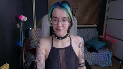 Snapshot of cumpotikeve chatting on October 2025 03:06:02 AM CUMpotikEve online show from October 2025 03:06:02 AM