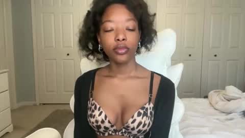 Anna online show from October 2025 02:45:02 PM