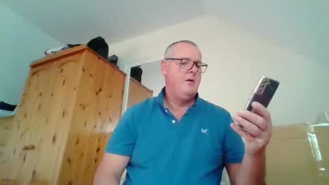 Snapshot of curiousax77 chatting on October 2025 08:14:02 AM curiousax77 online show from October 2025 08:14:02 AM