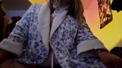 curiousmrs40 online show from September 2025 07:46:02 AM