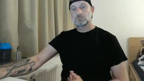 Snapshot of curman85 chatting on December 2024 01:19:01 AM Curman85 online show from December 2024 01:19:01 AM