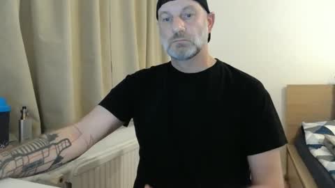 Snapshot of curman85 chatting on December 2024 11:56:01 PM Curman85 online show from December 2024 11:56:01 PM