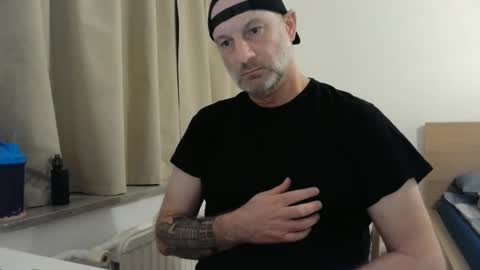 Snapshot of curman85 chatting on February 2025 11:23:02 PM Curman85 online show from February 2025 11:23:02 PM