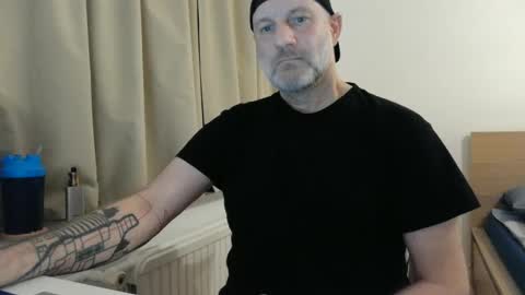 Snapshot of curman85 chatting on February 2025 11:37:01 PM Curman85 online show from February 2025 11:37:01 PM