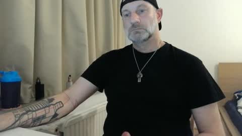 Snapshot of curman85 chatting on March 2025 11:39:01 PM Curman85 online show from March 2025 11:39:01 PM