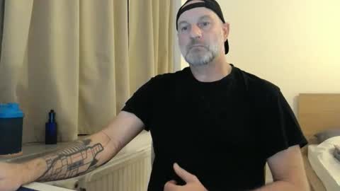 Snapshot of curman85 chatting on October 2025 10:09:01 PM Curman85 online show from October 2025 10:09:01 PM