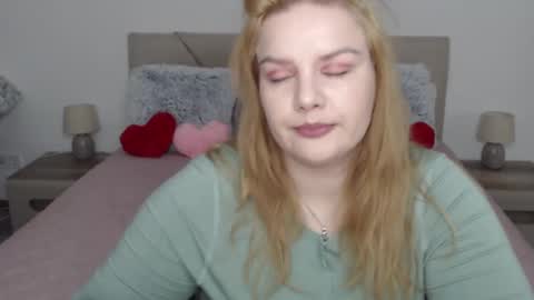 curvyanna13 online show from March 2025 03:51:02 PM