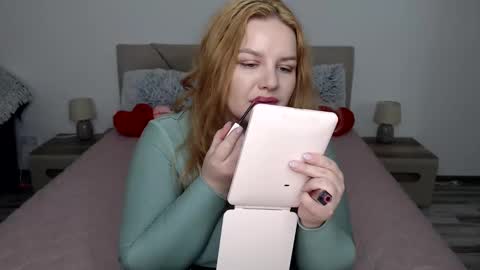 curvyanna13 online show from March 2025 06:41:02 PM