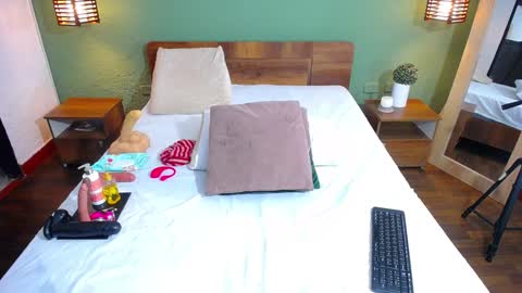 Snapshot of curvyebonyy_ chatting on January 2025 07:15:01 PM Danna online show from January 2025 07:15:01 PM