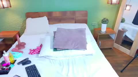 Snapshot of curvyebonyy_ chatting on November 2025 06:19:02 PM Danna online show from November 2025 06:19:02 PM