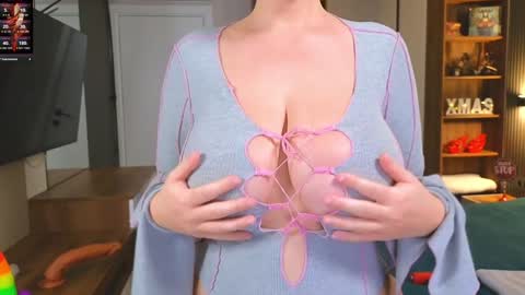 Snapshot of curvyjules69 chatting on December 2024 05:05:02 AM CurvyJules online show from December 2024 05:05:02 AM