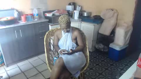 Snapshot of curvypear76x chatting on December 2024 02:30:01 PM curvypear76x online show from December 2024 02:30:01 PM