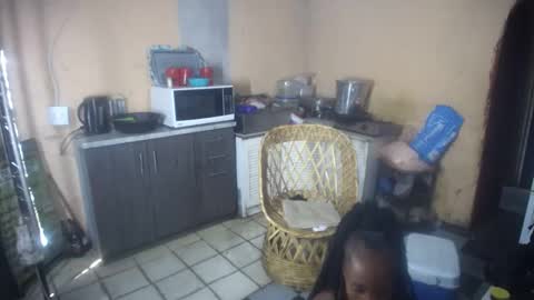 Snapshot of curvypear76x chatting on September 2025 09:43:02 AM curvypear76x online show from September 2025 09:43:02 AM