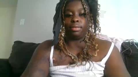Snapshot of curvyychocolate chatting on December 2024 04:40:01 PM curvyychocolate online show from December 2024 04:40:01 PM